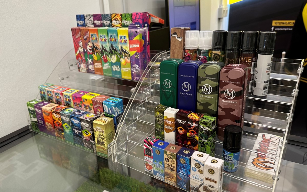 elfbar nachfüll pod läuft aus Disposable Vape Malaysia ELUX Bubble 7000 5% Disposable Pod – Punk Juice Vape  Store Tyson 2.0 Lightweight