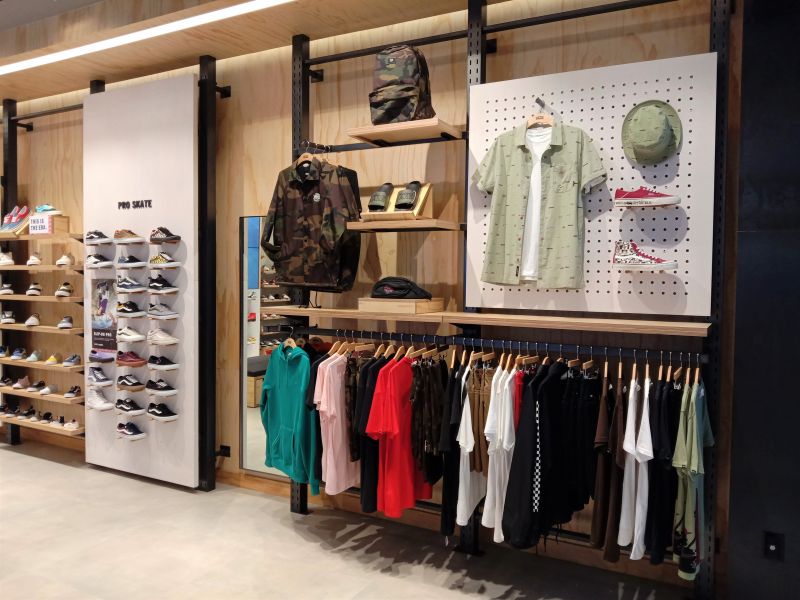 vans store ioi city mall